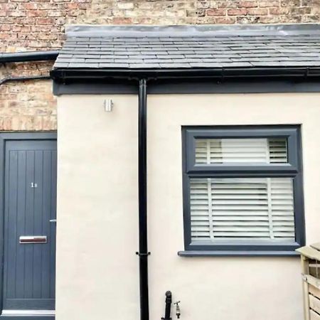 요크 Townhouse With Private Parking 빌라 외부 사진