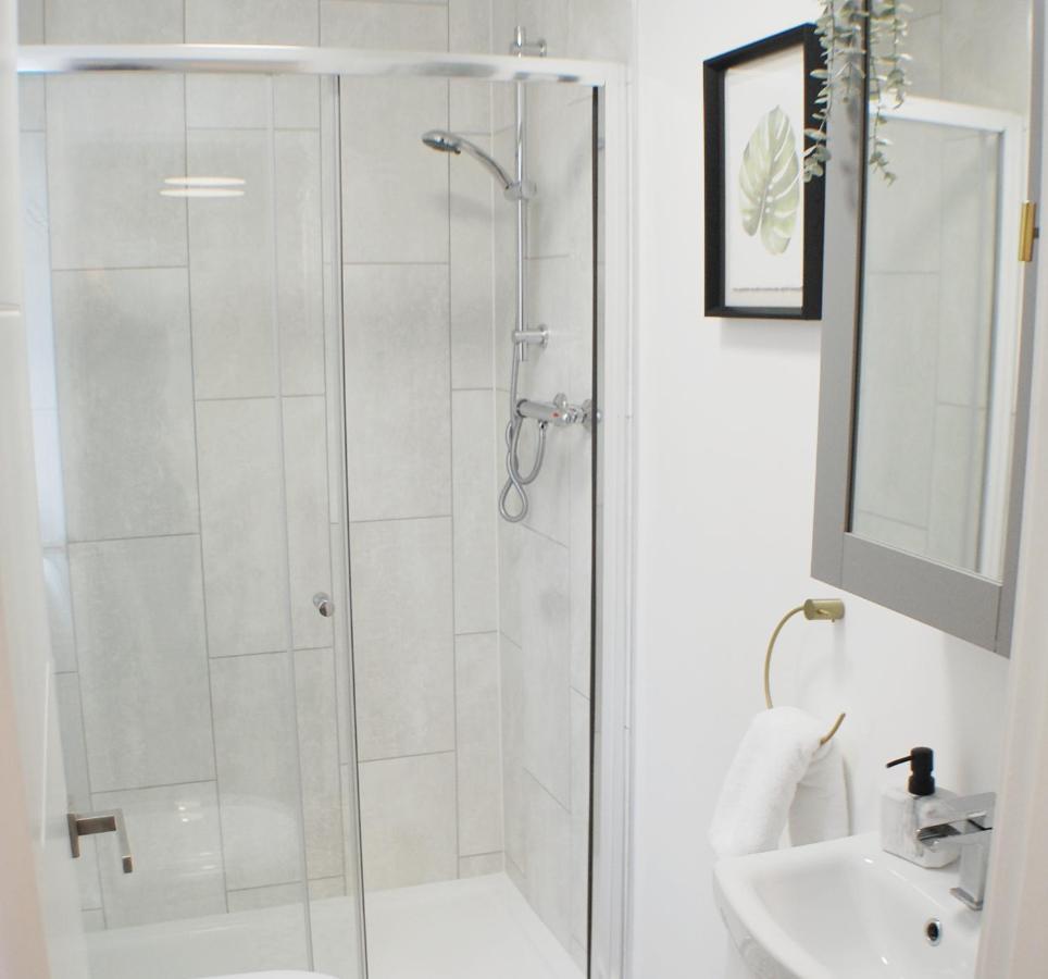 요크 Townhouse With Private Parking 빌라 외부 사진