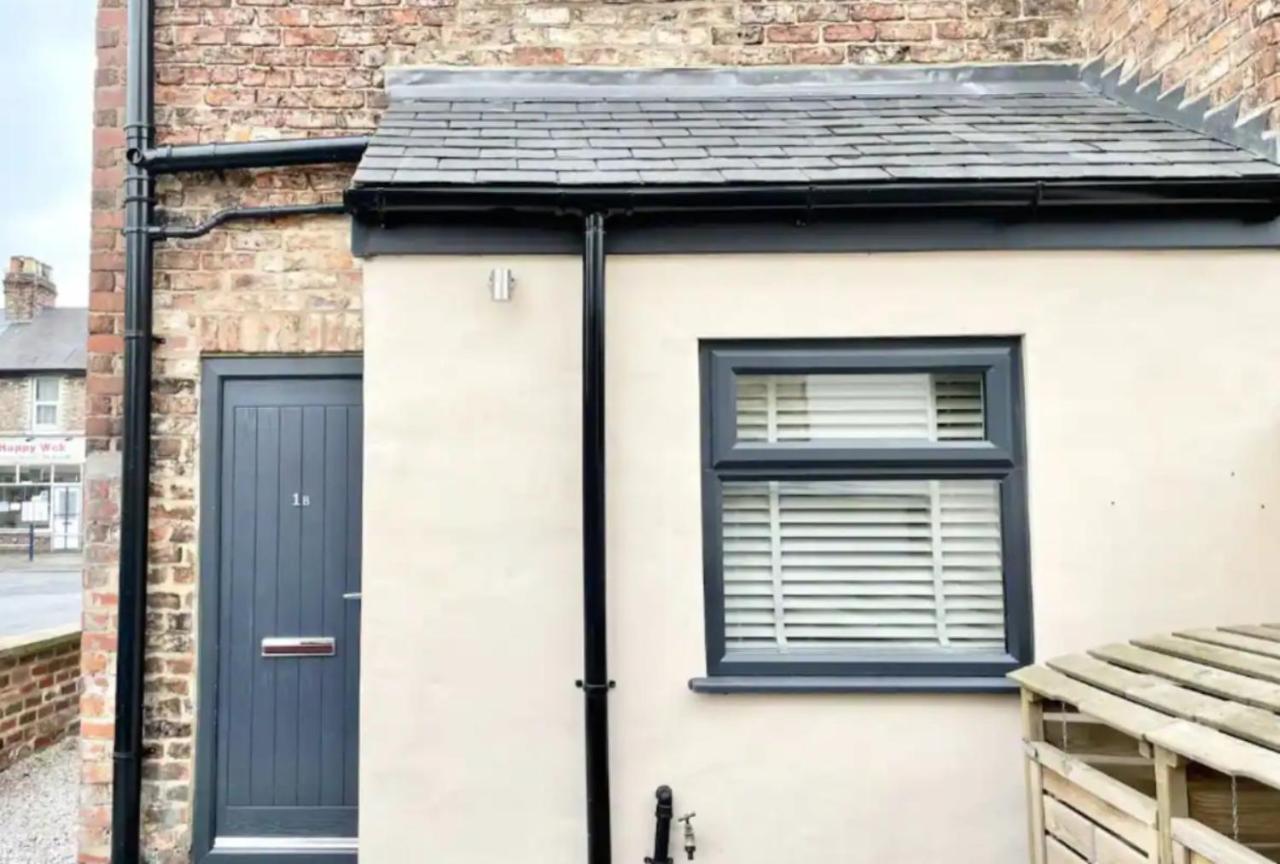 요크 Townhouse With Private Parking 빌라 외부 사진
